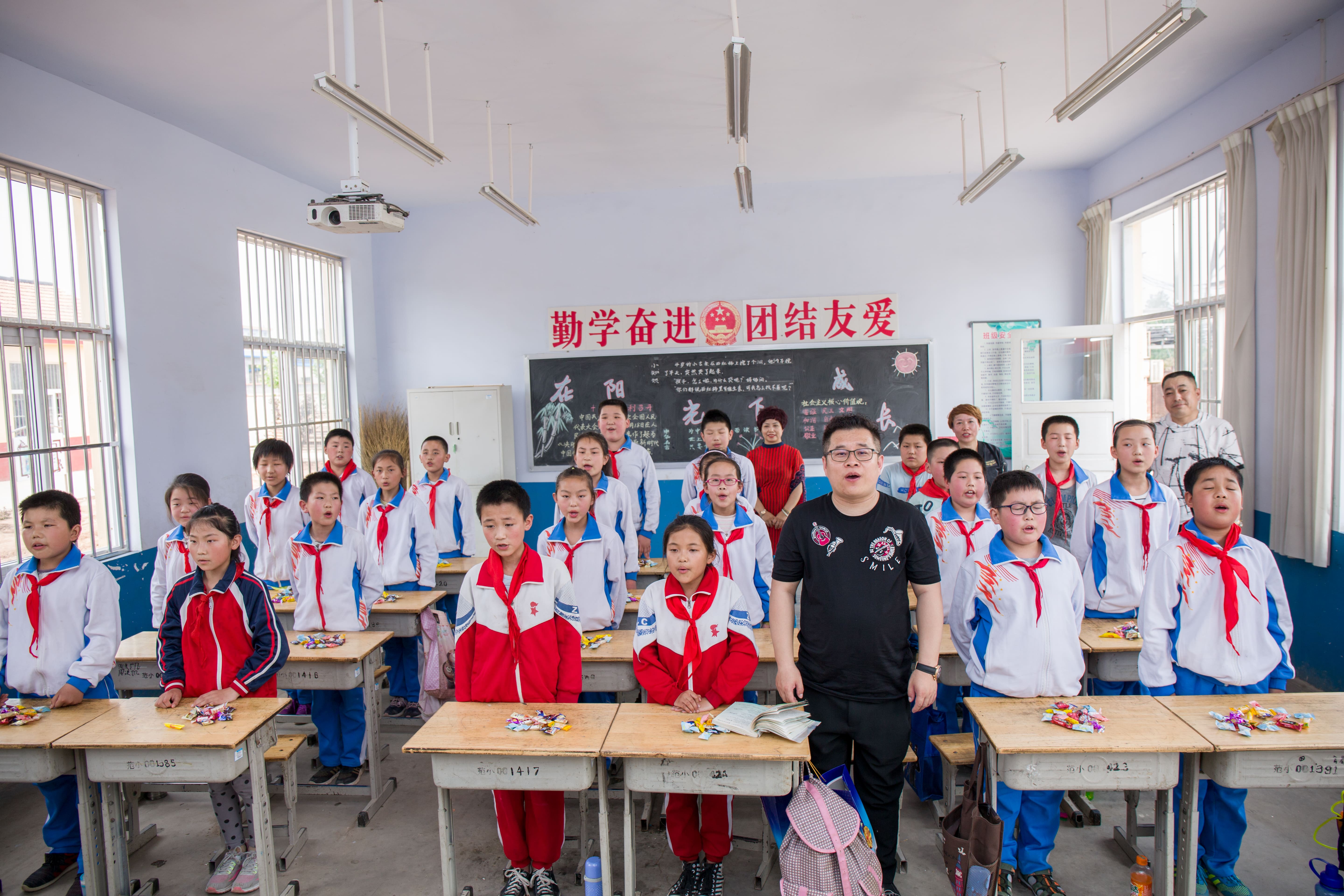 第142所 诸城市贾悦镇范家官庄开元网页版-开元（中国）-开元（中国）
鹿永波小学